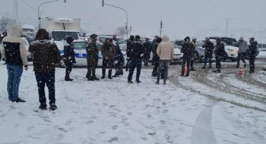 Siirt-Batman ve Tunceli-Erzincan kara yollarında ulaşıma kar engeli