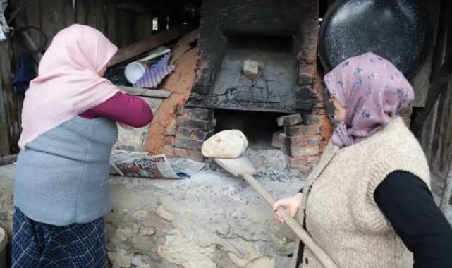 Şile'deki köy fırınlarında deprem bölgesi için ekmek pişirildi
