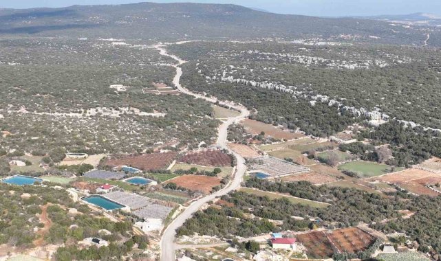 Silifke kırsalında 8 kilometrelik yol yenilendi