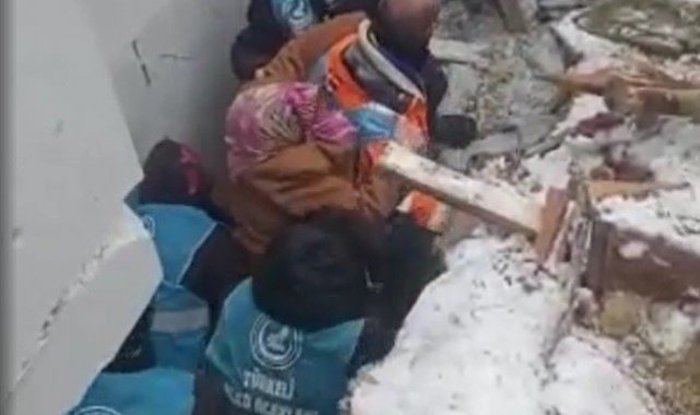 Sinop'tan afet bölgesine giden ekip Malatya'da can kurtardı