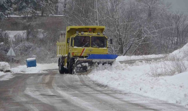 Sinop'u kar vurdu: 466 köyden 199'u ulaşıma kapalı
