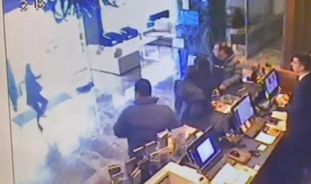 Şişli'de otel lobisinde silahlı saldırgan paniği kamerada