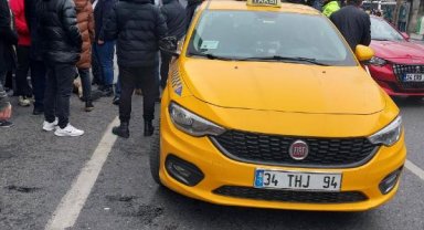 Şişli'de taksi şoförü yolcusunu darp etti