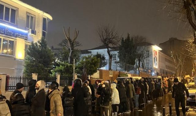 Şişli'de yüzlerce metrelik insan zinciriyle yardım seferberliği