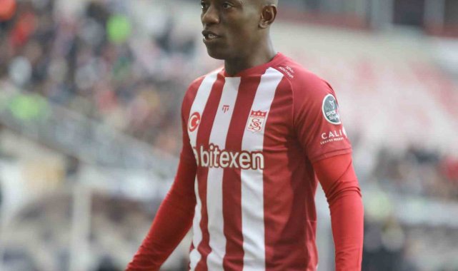 Sivassporlu Max Gradel'den depremzedelere yardım