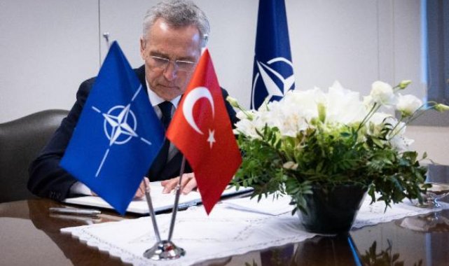 Stoltenberg, NATO'daki Türkiye Temsilciliği'nde taziye defterini imzaladı