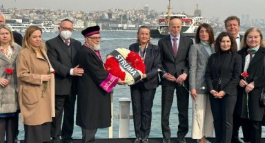 Struma faciasında hayatını kaybedenler Sarayburnu'nda anıldı