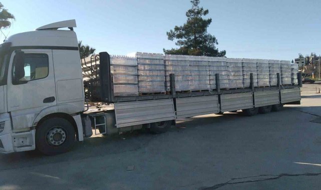 Su dolu yardım tırı deprem bölgesine ulaştı