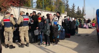 Suriyeliler 'deprem' izni ile ülkelerine gidiyor