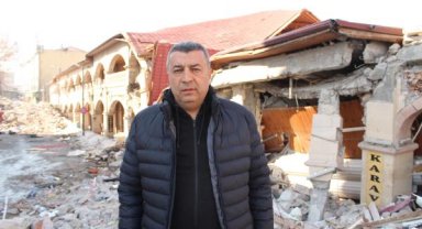Tarihi Şire Pazarı depremde yıkılınca tonlarca kayısı enkaz altında kaldı