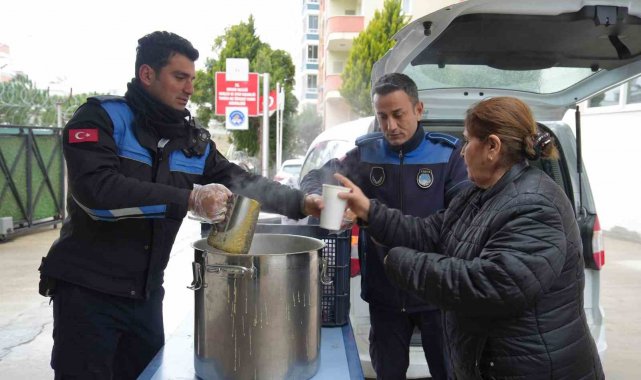 Tarsus Belediyesi depremzedeler için seferberliğini sürdürüyor