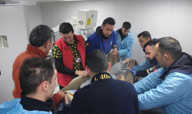 TCG Bayraktar'da yaralı vatandaşların tedavisi sürüyor