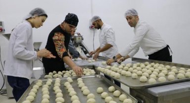 Tekirdağlı öğrencilerden depremzedelere günde 5 bin ekmek