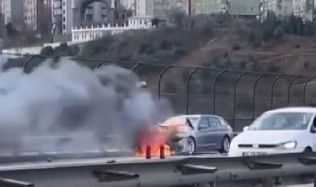 TEM'de seyir halindeki otomobil alev alev yandı