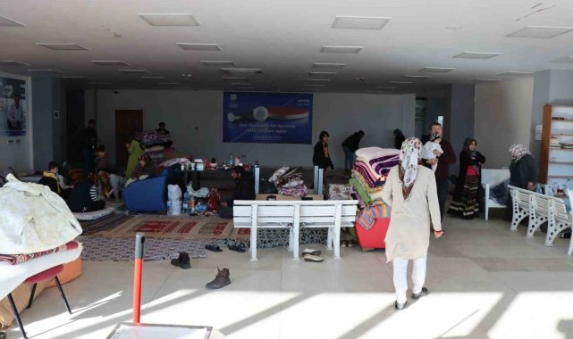 Tenis dünyası ve hobi bahçeleri depremzedelerin umudu oldu