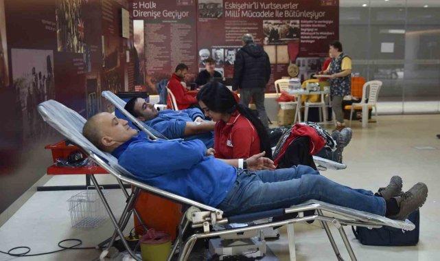 Tepebaşı personelinden kan bağışına destek