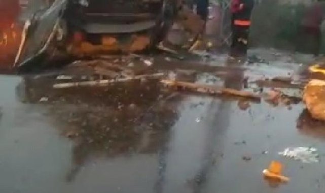 Toprak sete çarpıp, devrilen TIR'ın sürücüsü hayatını kaybetti