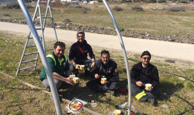 Tosya Belediyesi, deprem bölgesinde 30 çadır kuruyor