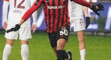Trabzonspor'un yeni transferi Markovic kente geliyor