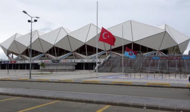 Trabzonsporlular, depremzedeler için gişelere koştu