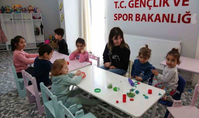 Tunceli'de depremzede öğrenciler için sınıf açıldı