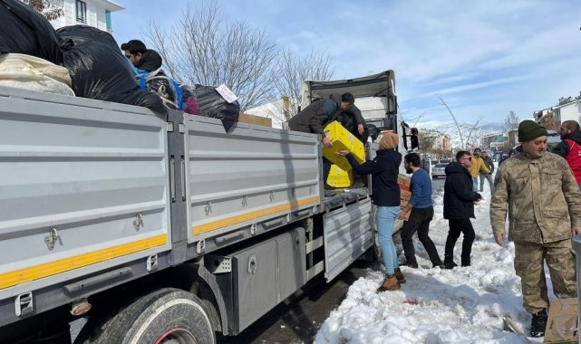 Tunceli'den Adıyaman'a ekmek ve yardım paketleri gönderildi
