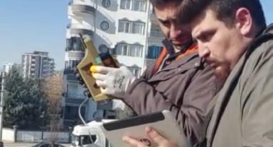 Tunceli'den deprem bölgesine giden 2 arkadaş, enkazdaki 22 kişiyi tespit etti