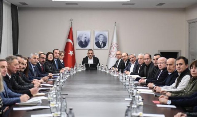Türk Eğitim-Sen Başkanı: Üniversitelerin ivedilikle eğitime açılması uygun olacaktır