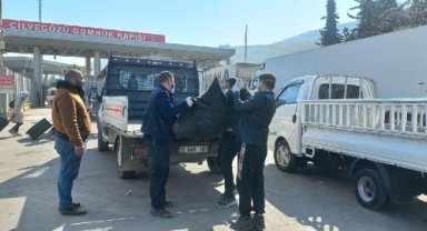 Türkiye'de depremde ölen 1500 Suriyeli ülkesinde toprağa verildi