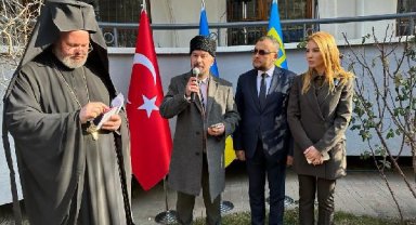 Ukrayna Büyükelçiliği'nde depremde ve savaşta ölenler için anma