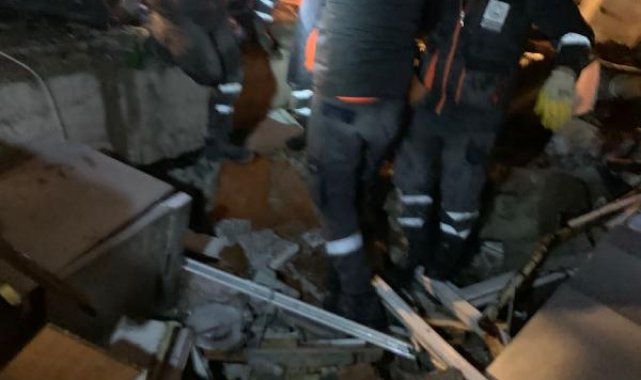 Ukraynalı anne ve 4 yaşındaki oğlu 36 saat sonra enkazdan canlı çıkarıldı