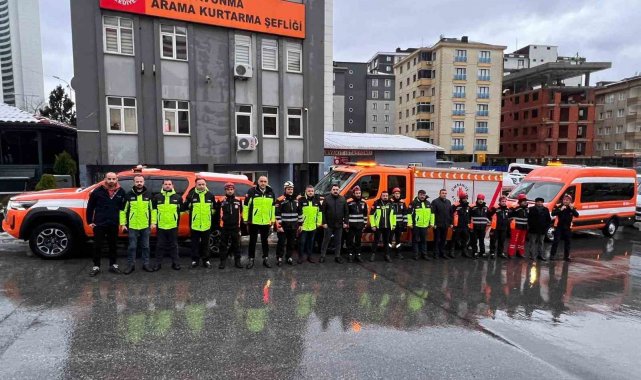 Ümraniye Belediyesi Arama Kurtarma Ekipleri deprem bölgesine doğru yola çıktı