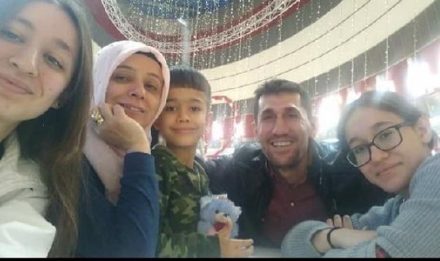 Üniversiteli Merve, depremde hayatını kaybeden anne-baba ve kardeşlerini toprağa verdi