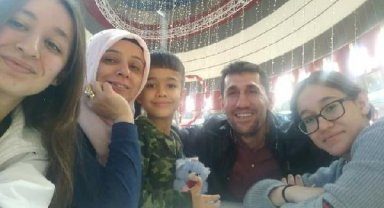 Üniversiteli Merve, depremde hayatını kaybeden anne-baba ve kardeşlerini toprağa verdi