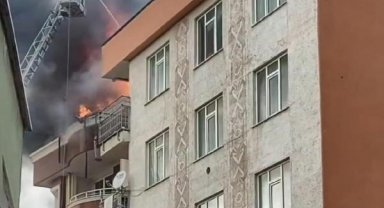 Üsküdar'da çatı yangını-1