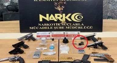 Uyuşturucu operasyonunda anahtarlık şeklinde tabanca da ele geçirildi