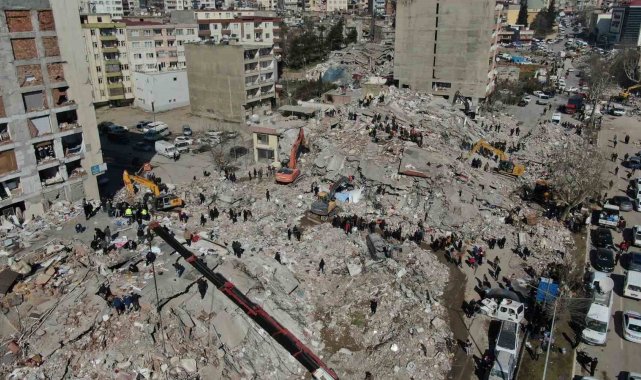 Üzerinden 82 saat geçen depremin merkezinde son durum havadan görüntülendi