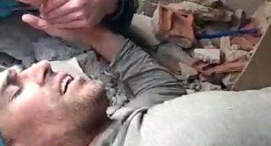 Uzman çavuş, depremin 103'üncü saatinde sağ çıkarıldı