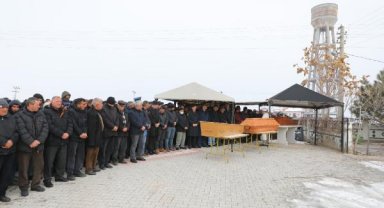 Uzman çavuş enkazda aranıyor, eşi ile 2 çocuğu toprağa verildi