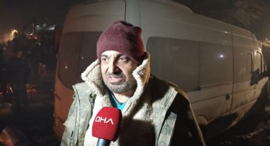 Van depreminden kurtulan aile, Kahramanmaraş'ta enkazdaki Hamza'yı bekliyor