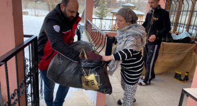 Van'a gelen depremzeler, boş evlere yerleştiriliyor