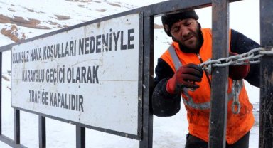 Van'da 347 yerleşim yerine ulaşım yok; Bahçesaray yolu kapatıldı