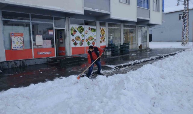 Varto'da 149 yerleşim yerinin yolu ulaşıma kapandı