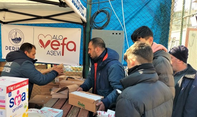 VEFA Hattı ekipleri depremzedelere sıcak yemek ikram ediyor