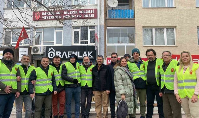 Veteriner hekimler deprem bölgesini yalnız bırakmadı