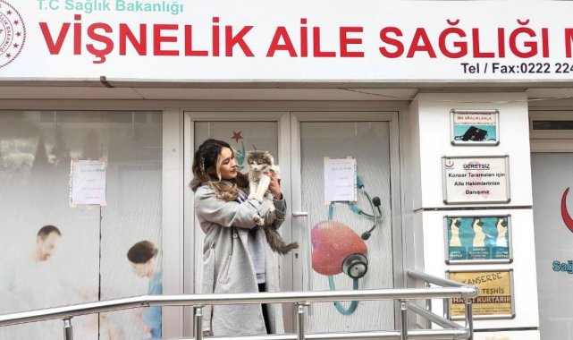 Vişnelik Aile Sağlığı Merkezi'nin sevimli kedisi