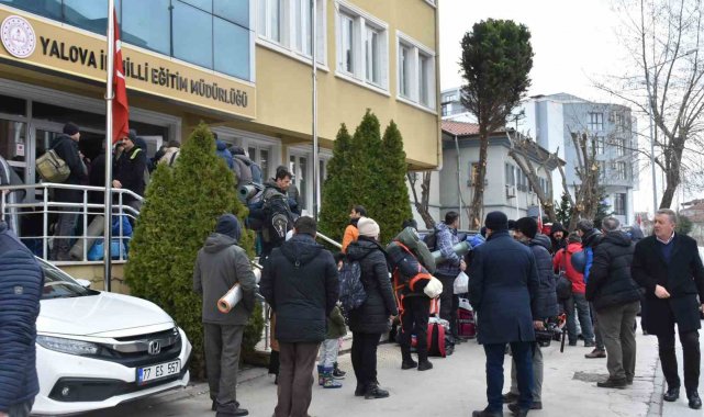 Yalova İl Milli Eğitim Müdürlüğü depremzedelerin yanında oldu
