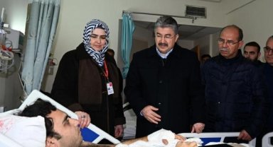 Yaralı kurtarılan depremzede, enkaz altındaki 88 saati anlattı