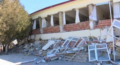 yeniden Malatya'da güçlendirme yapılan okullar da yıkıldı