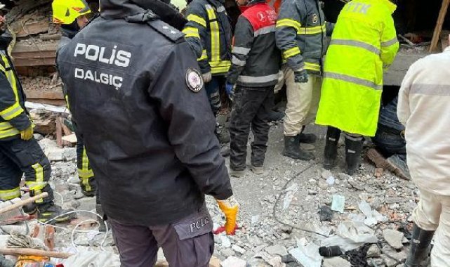 Yıkılan binanın enkazından 108 saat sonra kurtarıldı